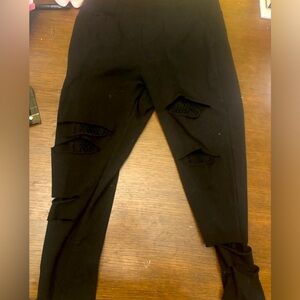 Ripped leggings